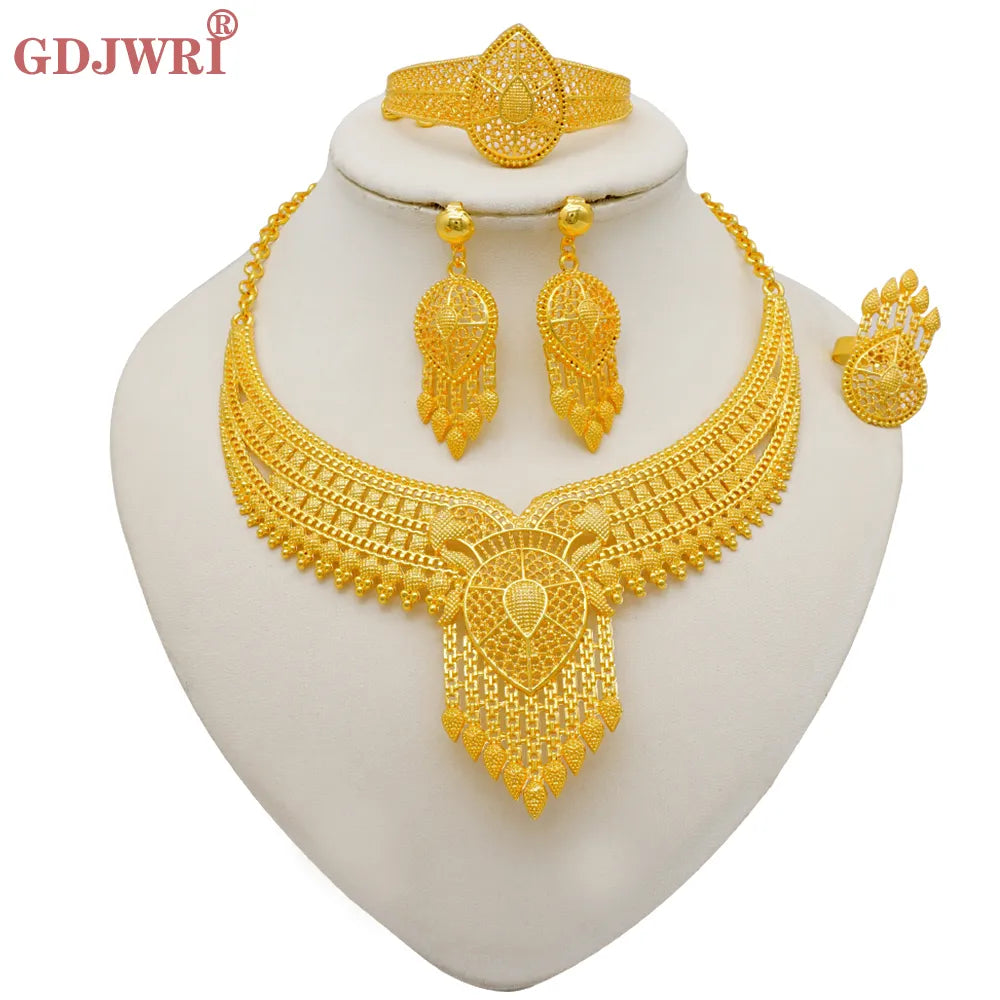 Beautiful Design Beautiful Fashionabel  Necklace Earring Bracelet Jewellery set.